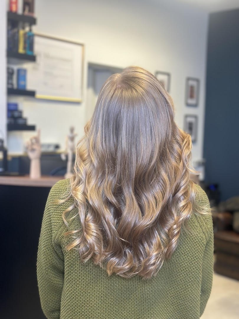 Damen: Balayage-Wellen